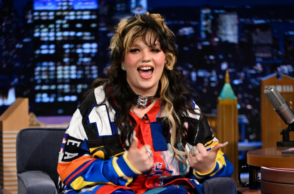 Lola Young – Messy