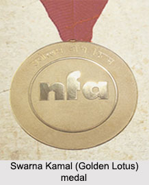 What Are National Film Awards in India and Why They Matter 1 swarna kamal golden lotus trophy national award